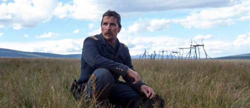 hostiles de scott cooper,cinéma,christian bale,rosamund pike