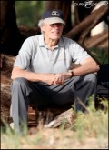 346375-clint-eastwood-en-plein-tournage-de-637x0-3.jpg
