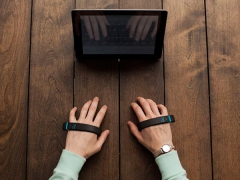 clavier-airtype-bracelet-connecte.jpg