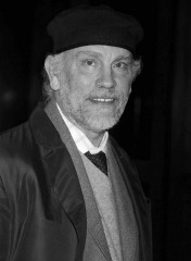 184440-john-malkovich-lors-de-637x0-3.jpg