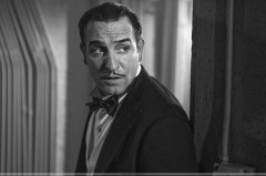 to_recente_acteur_francais_cinema_film_the_artist_noir_et_blanc_oscar_regard_inquiet_espion_moustache_noeud_papillon_elegance_cheveux_gomines_sp003.jpg